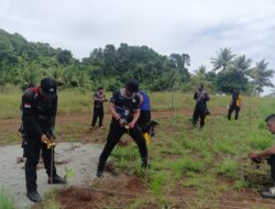 Polresta Jayapura Kota dan Jajaran Intens Lakukan Penanaman Pohon