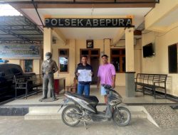 Tim Opsnal Polsek Abepura Serahkan  Motor Hasil Curanmor kepada Pemiliknya