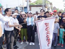 Sekda Adi Arnawa Lepas Jalan Santai Desa Sibangkaja