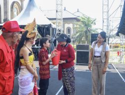 Seniasih Giri Prasta Hadiri Lomba Masak Ikan dan Serahkan Bantuan Pada Masyarakat 