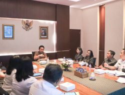 Dukung Aktivitas Lansia di Badung, Sekda Pimpin Rakor Pemberian Seragam Olahraga untuk Lansia