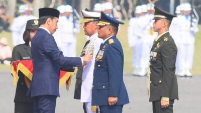 HUT Ke-78 TNI, Presiden Anugerahkan Tanda Kehormatan Bagi Prajurit TNI