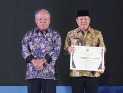 Pj Bupati Batola Mujiyat Terima Penghargaan Konstruksi Indonesia