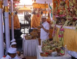 Wabup Ketut Suiasa Hadiri Karya Ngenteg Linggih di Pura Hyang Tangkas Kori Agung
