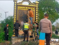 TNI-Polri di Lamongan Kawal Pembongkaran Tugu Perguruan Pencak Silat