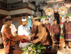 Prajuru Desa Adat Legian Dikukuhkan, Sekda Adi Arnawa Minta Laksanakan Tugas dan Sistem Tata Kelola Administrasi