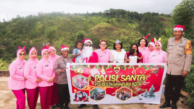 Kunjungan Polisi Santa, Kolaborasi Kasih Natal Sat Binmas Polresta Jayapura Kota dan YKB