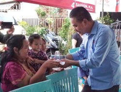 Bagiyon, M.A Mengadakan Acara Makan Siang Gratis dan Susu Untuk Warga Banyu Urip Kidul, Surabaya