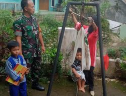 Babinsa Koramil 10 Sirampog, Brebes  Dampingi Posyandu Balita, Wujudkan Balita Sehat dan Unggul