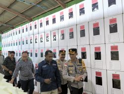 KPU Gelar Buka Segel dan Lipat Surat Suara, Polri Makin Memperketat Pengamanan di Gudang Logistik Kota Jayapura