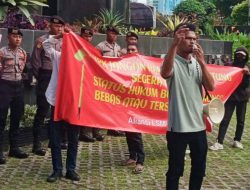 Aliansi LSM Indonesia Demo di KPK Desak Tetapkan Status Bupati dan Ketua DPRD Lamongan