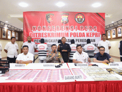 Ungkap Dugaan Peredaran Uang Palsu Dolar Singapura, Polisi Bekuk Empat Tersangka