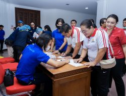 Wujudkan Pemerintahan Tanpa Narkoba, Bupati dan Pegawai Pemkab Badung Ikuti Tes Urine Narkoba