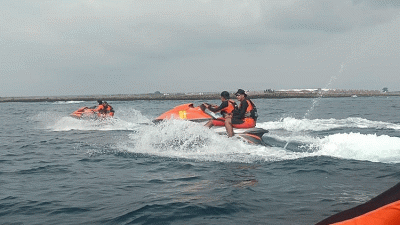 Dua Wisatawan Asing Terseret Arus Pantai Kuta, Satu Orang Dalam Pencarian Tim SAR