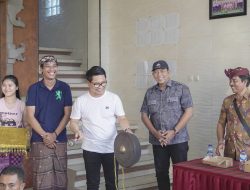Lestarikan Budaya, Sekda Adi Arnawa Hadir pada Turnamen Ceki Sekaa Gong Gentha Kencana Munggu