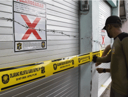 Segel Dibuka Paksa Pedagang, Sejumlah Kios di Kutisari Disegel Ulang Satpol PP Surabaya