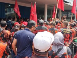 Debt Collector Tarik Paksa Mobil Anggota Pemuda Pancasila, Belasan PAC PP Geruduk Kantor PT. TAF Palembang