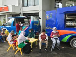 Tingkatkan Literasi Masyarakat Batola, Dispersip Aktif Gelar Mobil Pintar
