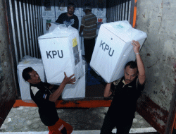 Jelang Pencoblosan 14 Februari 2024, Distribusi Logistik Dalam Negeri Capai 99 Persen