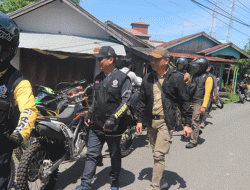 Gunakan Motor Trail, Pj Bupati Batola Mujiyat Monitoring Pemilu Usai Nyoblos di TPS 15