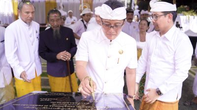 Bupati Giri Prasta Tanda Tangani Prasasti Pura Pasek Agung Tegal