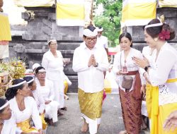 Sekda Adi Arnawa Hadiri Padudusan Alit di Pura Prajapati Desa Adat Pangsan, Badung