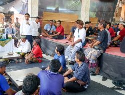 Apresiasi Pelestarian Budaya Lokal Bali, Sekda Adi Arnawa Buka Turnamen Ceki Banjar Sigaran