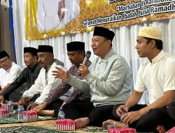 Pj. Bupati Batola Mujiyat Serahkan Bantuan Dldi Masjid Nurul Iman Desa Sawahan Kecamatan Cerbon