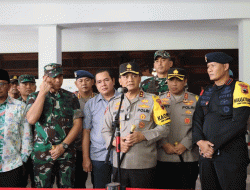 Kunjungi Korban Banjir di Juwana Pati, Kapolda Jawa Tengah Berikan Bantuan