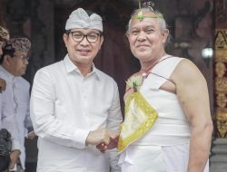 Sekda Adi Arnawa Hadiri Puncak Karya Pediksan di Griya Gede Sembung