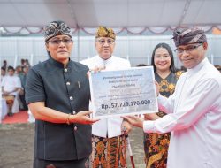 Bupati Badung Giri Prasta Meletakan Batu Pertama Pembangunan GKPB Dalung