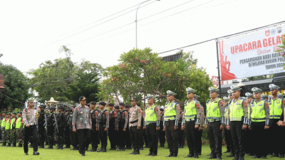 Pj Bupati, Dandim dan Kapolres Brebes Pimpin Upacara Gelar Pasukan Ketupat Candi 2024