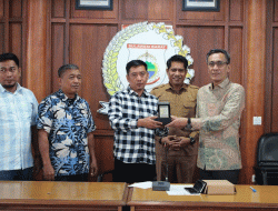 Sekretaris DPRD Sulbar bersama Wakil Ketua I DPRD Terima Kunker Komisi III DPRD Kabupaten Enrekang