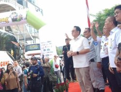 Kepala Dishub Jatim Dampingi Pj Gubernur Adhy Karyono Lepas Mudik Gratis Idulfitri 1445 H