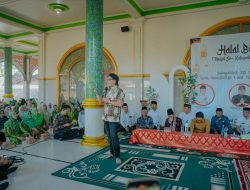 Ingatkan Umat Jaga Persatuan dan Kesatuan Bangsa, Bupati Giri Prasta Hadiri Halalbihalal Masjid se-Kabupaten Jembrana