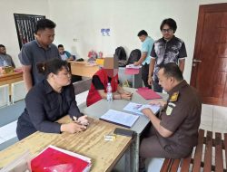 Lima Tersangka Diserahkan Penyidik Sat Narkoba Polresta Jayapura Kota ke Kejaksaan
