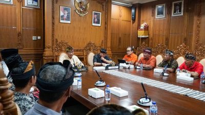 Wabup Badung Ketut Suiasa Terima Jajaran Pengurus Perumahan Raya Kampial