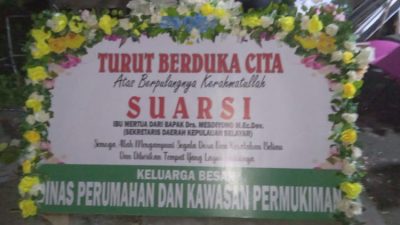 Ibu Mertua Sekda Selayar, Suarsi Meninggal Dunia Karangan Bunga Warnai Rumah Duka