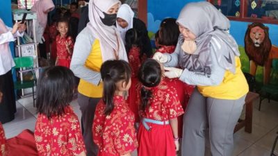 Imunisasi Polio di Desa Kludan Tanggulangin, Sidoarjo Pastikan Warga Bebas Polio