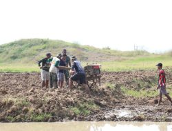 Pemanfaatan Lahan Tidur, Dandim 0812 Lamongan Terjun Langsung Siapkan Lahan Pertanian