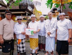 Sekda Badung Adi Arnawa Hadiri Pemelaspasan Merajan Ageng Sri Karang Buncing