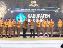 Bupati Giri Prasta Raih Penghargaan Special Reward