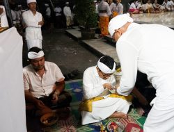 Karya Piodalan di Pura Begawan Penyarikan dan Melaspas Gong di Lingkungan Tegal Permai Dalung