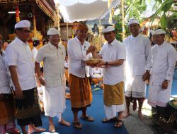 Sekda Badung Hadiri Piodalan Pura Dadia Pasek Gaduh, Bualu, Kutsel