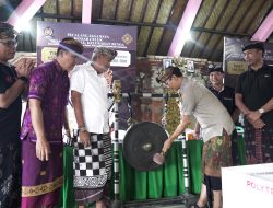 Wabup Suiasa Buka Turnamen Ceki Banjar Celuk Bualu