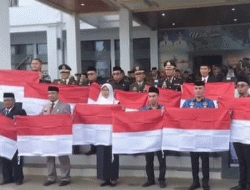 Peringati Hari Lahir Pancasila, Sekda Selayar Tandai Pengibaran 10 Juta Lembar Bendera Merah Putih