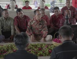 Wabup Badung Suiasa Hadiri Peringatan Haul Bung Karno di Blitar, Perbekel se-Badung Pentaskan Tari Cak