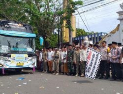 Polres Bangkalan  Maksimalkan  Pengamanan Pemberangkatan 653 CJH Bangkalan