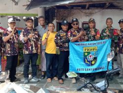 Danramil 0825/01 Banyuwangi Melalui Serma Rahmat Hidayat Pimpin Giat Karya Bakti Bedah RTLH