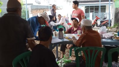 Pengajian Ar Rahman RT 12/13 dan Masjid Mazharul Iman Kota Palembang Sembelih Hewan Kurban di Hari Iduladha
